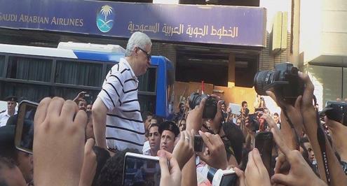 مصدر: مرتضي منصور لن يوقع عقوبات على ثلاثي الزمالك